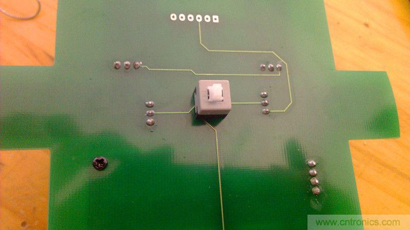 牛人力作！PCB版藍牙智能小車DIY