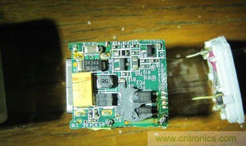 蘋果充電器拆解