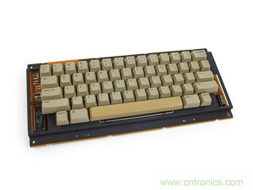 拆！古董級Macintosh 128K電腦