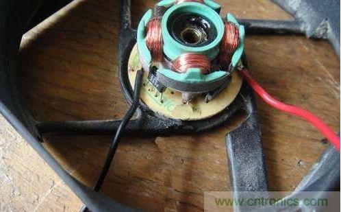 創(chuàng)意DIY！迷你風(fēng)力發(fā)電機！