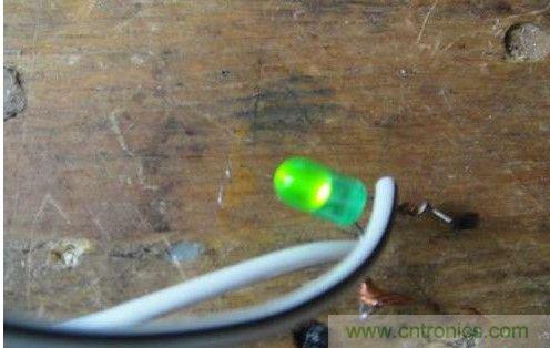 創(chuàng)意DIY！迷你風(fēng)力發(fā)電機！