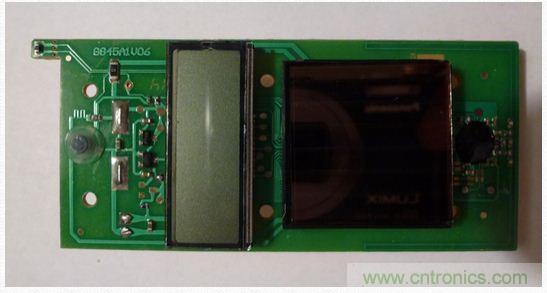 圖5：移開電池后的PCB另一面。