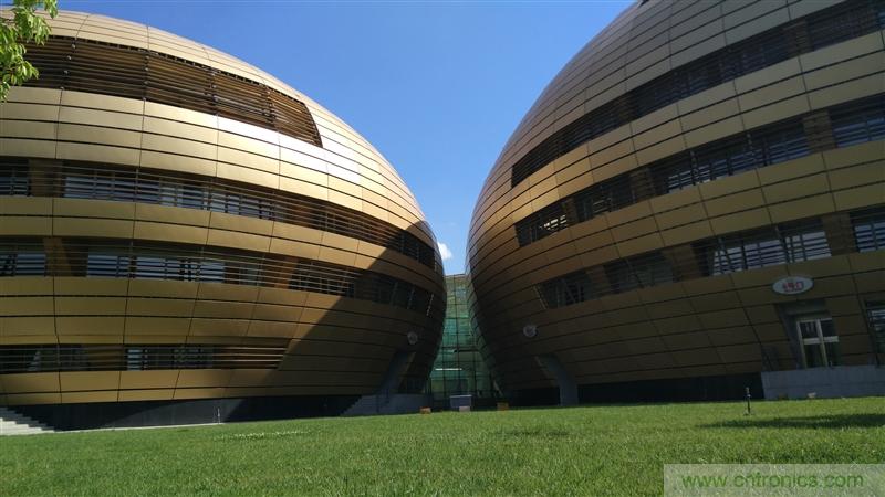 無邊框的 nubia Z9 ，一款既有驚喜，又有驚艷的智能手機