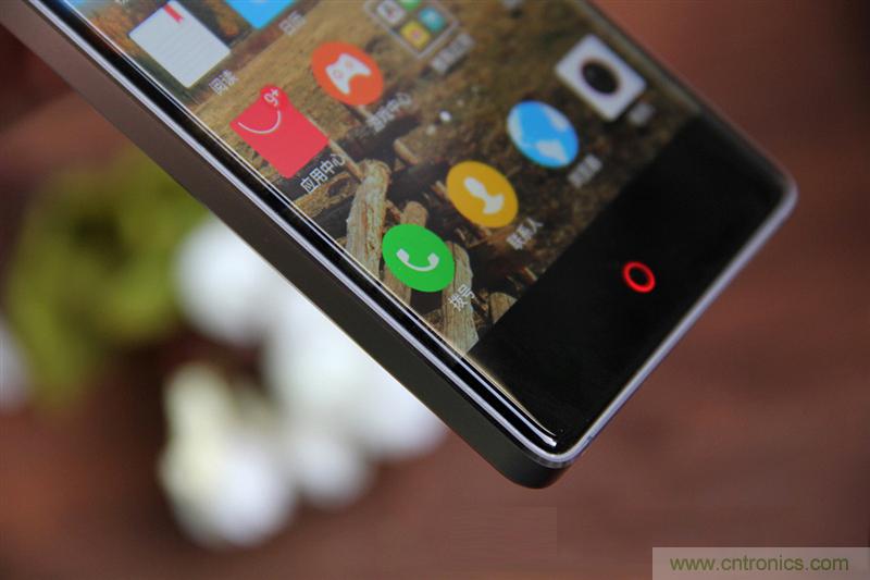無邊框的 nubia Z9 ，一款既有驚喜，又有驚艷的智能手機