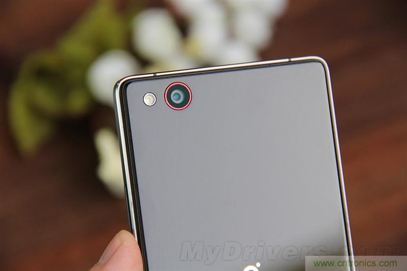 無邊框的 nubia Z9 ，一款既有驚喜，又有驚艷的智能手機
